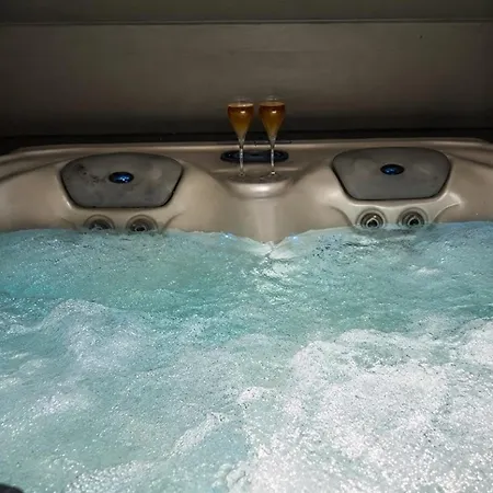 Maison Avec Jaccuzi Curienne